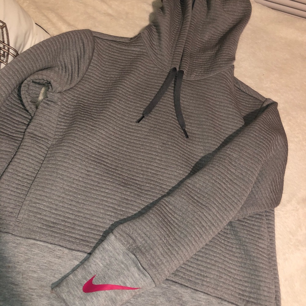 NIKE dryfit pullover